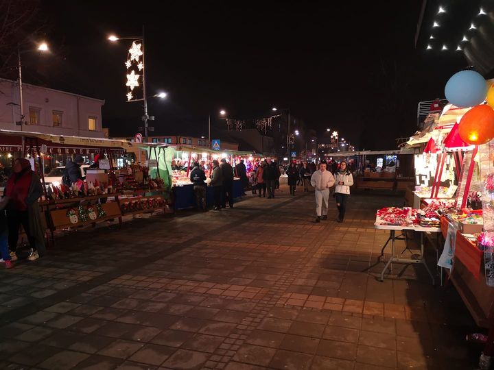 Valjevo Karađorđeva ulica Gradski trg plato novogodišnji bazar
