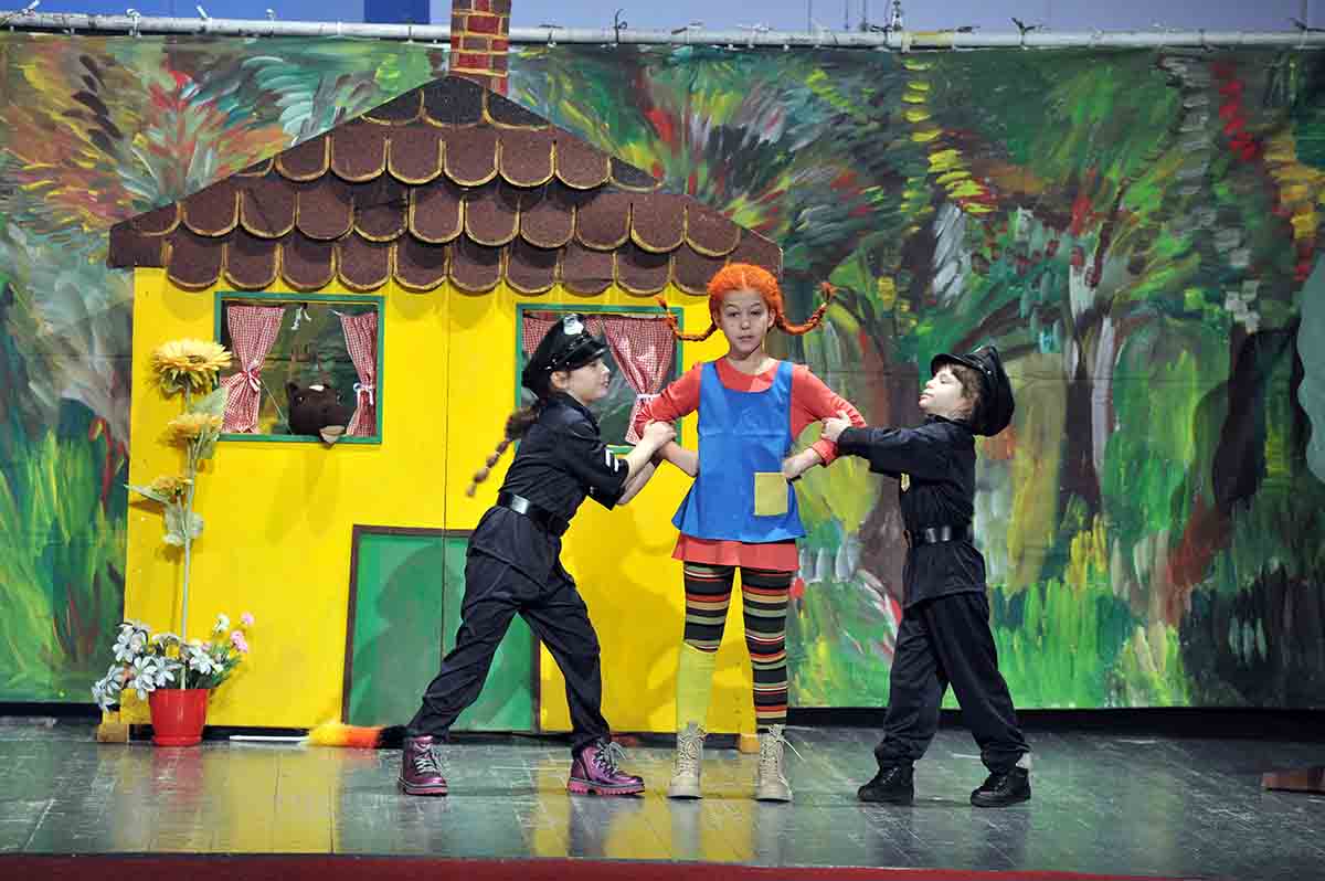 Valjevo novogodišnja predstava za decu kreativna radionica Pinokio