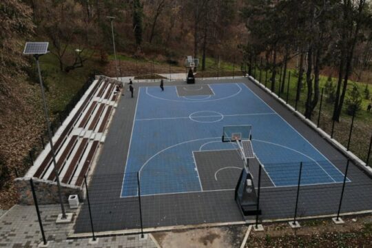Valjevo park Pećina završen košarkaški teren