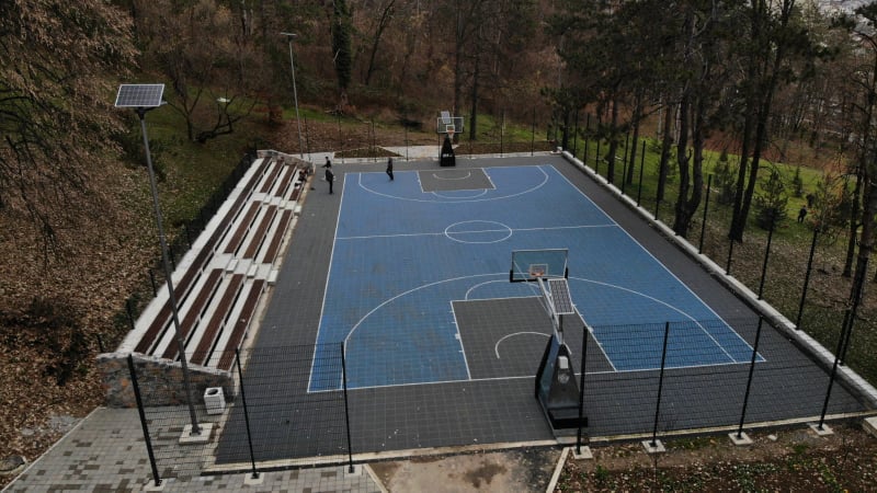 Valjevo park Pećina završen košarkaški teren