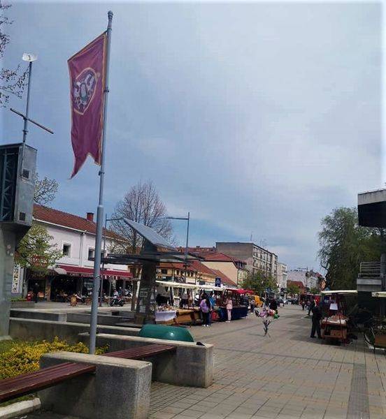 Gradski trg Valjevo 21. april 2022. Vaskršnji bazar Objektiva.rs foto Snežana Jakovljević Krunić