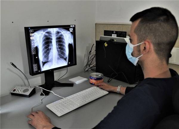 Dom zdravlja Hemikal brzo očitavanje rentgen snimka foto Dragan Krunić