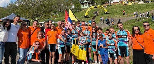 članovi Biciklističkog kluba BK Sputnjik Valjevo Objektiva.rs