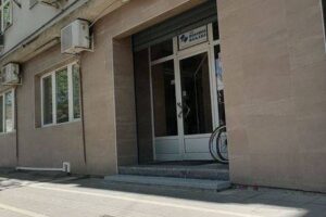 VODOVOD-VALJEVO-FASADA-ULICA-VUKA-KARADZICA-Foto - Objektiva.rs_
