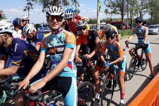 Biciklistički klub Sputnjik Valjevo Kvarovi loše utiču na rezultate odličnih takmičara Subotica Sombor drumske trke maj 2022.