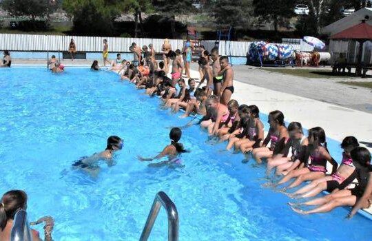 Deca-Petnica-skolica-plivanja-LAP-diplome Sportsko rekreativni centar bazeni u Petnici