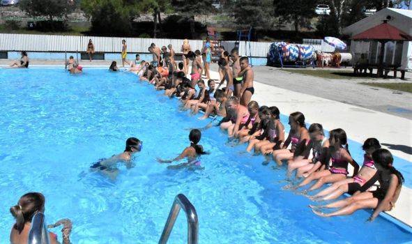 Deca-Petnica-skolica-plivanja-LAP-diplome Sportsko rekreativni centar bazeni u Petnici
