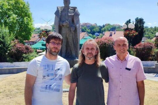 lokalni-front-Va-19-07-2022-Radovic-Manic-Trifunovic Objektiva.rs Valjevo konferencija na Trgu vojvode Živojina Mišića