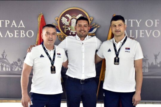 Aleksandar Sević pomoćni trener, gradonačelnik Lazar Gojković, Vladimir Djokić trener košarka igrači Objektiva.rs Valjevo