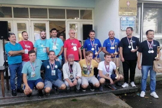 AEROKLUB-Divci-takmicenje-u-Trsteniku-mladi-pilotiCuce-sleva-na-desno-Nikola-Nikolic-Matija-Manojlovic-Dejan-Nedovic-Nikola-Milosevic-i-Slobodan-Rajevic Objektiva.rs Valjevo