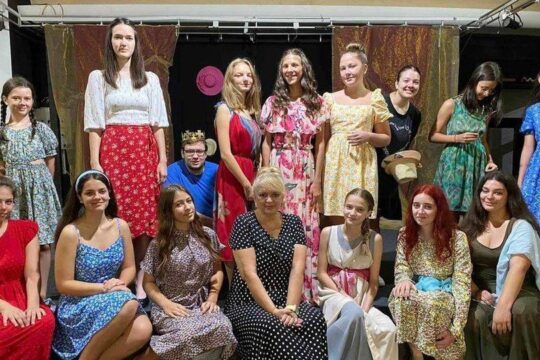 Škola glume i kulture govora predstava Godišnja doba Desanke Maksimović glumica Katarina Vićentijević foto privatna arhiva objavila Objektiva.rs Valjevo