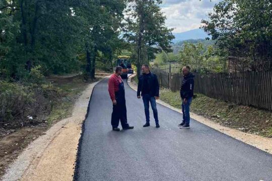 22 09 2022 početak asfaltiranja puteva Kamenica Oglađenovac Kolubarski okrug Objektiva.rs Valjevo