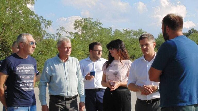 Narodna-stranka-Vuk-Jeremic-i-profesor-Milos-M-6-9-2022-Pastric-Mionica-odbornici-NS Objektiva.rs Valjevo