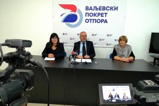 VPO-kzn-11-10-2022.jpg Valjevski pokret otpora prva konferencija za novinare medije 11 oktobar 2022 FOTO Snežana Jakovljević Krunić Objektiva.rs Valjevo foto Andjelka Rakić Branko Ivković i dr Jasmina Pašić