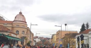 protest-prosvetitelja-ne-nasilju-mirna-setnja-kroz-Karadordevu-Valjevo-FOTO-Snezana-Jakovljevic-Krunic-Objektiva.rs