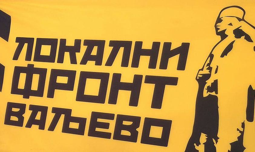 Lokalni-front-Valjevo-logo-zastava-prenosi-objektiva.rs-iz-Valjeva