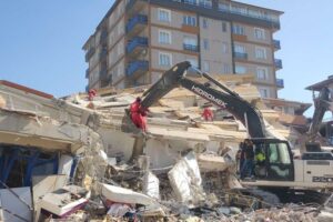 Vatrogasci-spasioci-iz-Valjeva-u-Turskoj-posle-razornog-zemljotresa-prenosi-objektiva.rs-iz-Valjeva