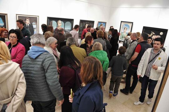 Samostalna izložba Dvojnost portreta Moderna galerija Valjevo Slavko Krunić slikar FOTO Dragan Krunić Objektiva.rs iz Valjeva