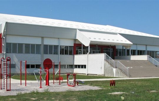 Hala-sportova-u-Lajkovcu-sa-teretanom-na-otvorenom-Kolubarski-okrug-prenosi-Objektiva.rs-iz-Valjeva