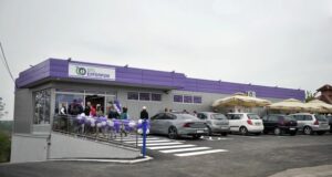 Kompanija-Europrom-market-na-Klicevcu-raskrsnica-Ulica-Jakova-Nenadovica-i-Drocinska-april-2023.-FOTO-Dragan-Krunic-Objektiva.rs-iz-Valjeva