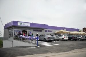 Kompanija-Europrom-market-na-Klicevcu-raskrsnica-Ulica-Jakova-Nenadovica-i-Drocinska-april-2023.-FOTO-Dragan-Krunic-Objektiva.rs-iz-Valjeva