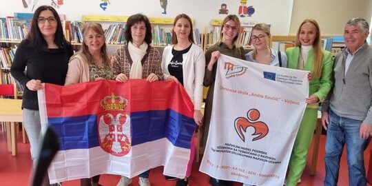 Uciteljice-i-nastavnice-iz-Osnovna-skola-Andra-Savcic-na-seminaru-Erasmus-u-Portugalu-sa-Viktorom-koordinatorom-FOTO-privatna-arhiva-prenosi-Objektiva.rs