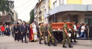 Valjevo-vesti-Objektiva.rs-FOTO-Snezana-Jakovljevic-Krunic-Sveti-Vladika-Nikolaj-litija-kivot-24.-maj-2023.-na-20-godina-od-kanonizacije-na-Vracaru