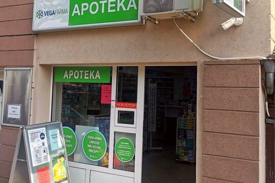 Valjevo-vesti-Objektiva.rs-Foto- Dragan-Krunic-dezurna-Apoteka-Vega-u-Zeleznickoj-kod-Doma zdravlja Valjevo