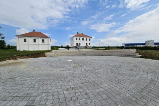 Valjevo-vesti-Lajkovac-replika-konaka-naselje-Vojni-krug-jun-2023-FOTO-Pizon-agencija-Pristup