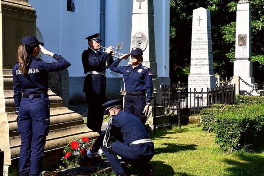 Valjevo-vesti-Objektiva-Foto-Policijska-uprava-Valjevo-polaganje-venaca-na-grob-Jakova-Nenadovica-u-Brankovini-04-06-2023.