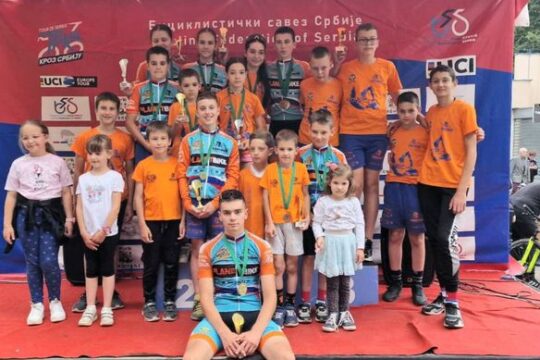 Valjevo-vesti-Objektiva.rs-FOTO-BK-Sputnjik-19-medalja-12-zlatnih-Niska-banja-MTB-Kup-Srbije