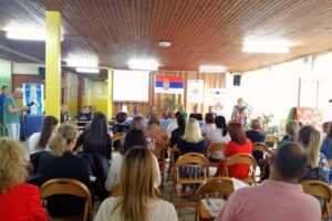 Valjevo-vesti-Objektiva.rs-Foto-Snezana-Jakovljevic-Krunic-OS-Andra-Savcic-tim-Erasmus-projekat-promocija-zavrsna-publika
