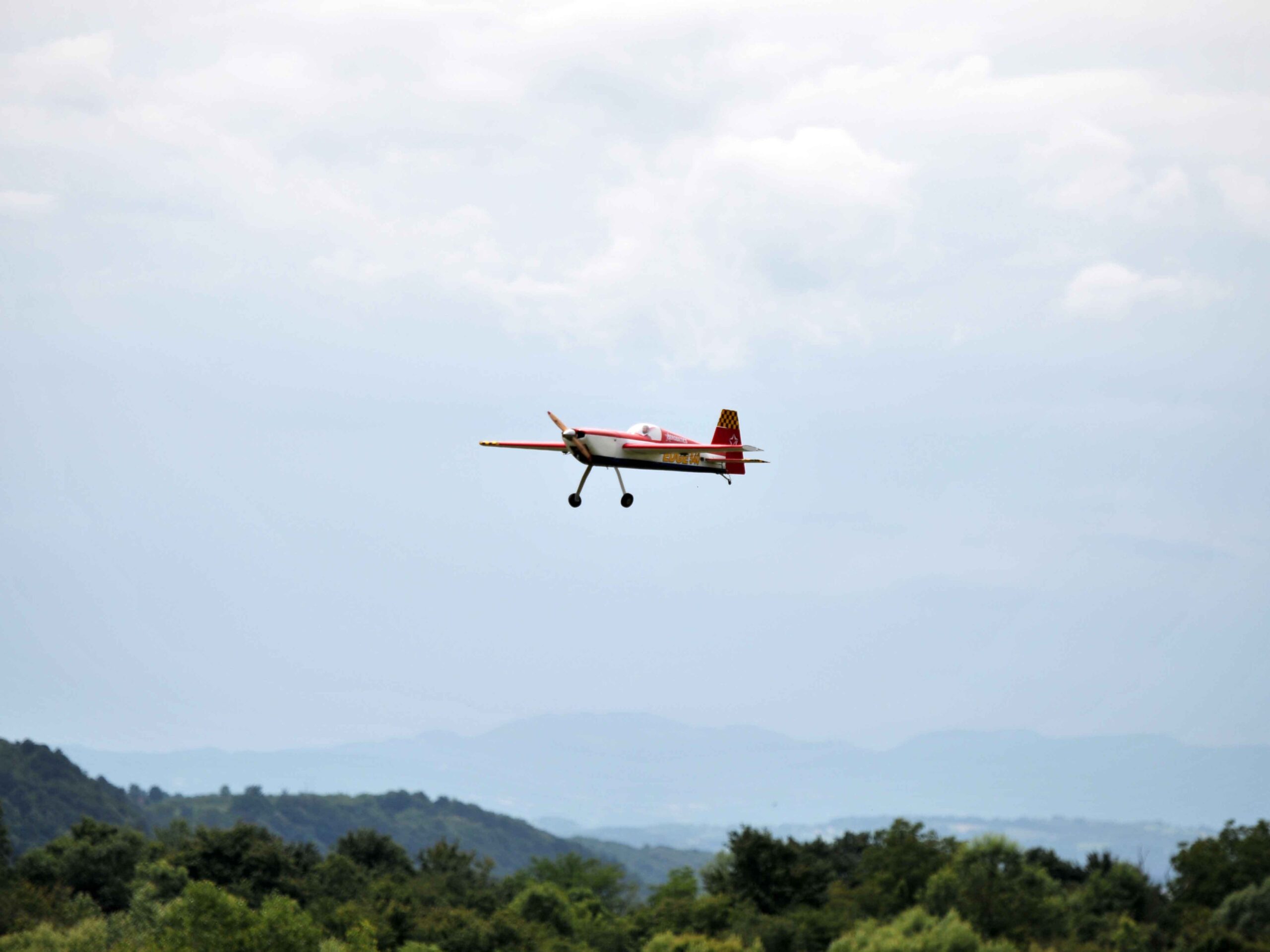 Održan šesti skup modelara na aerodromu u Divcima