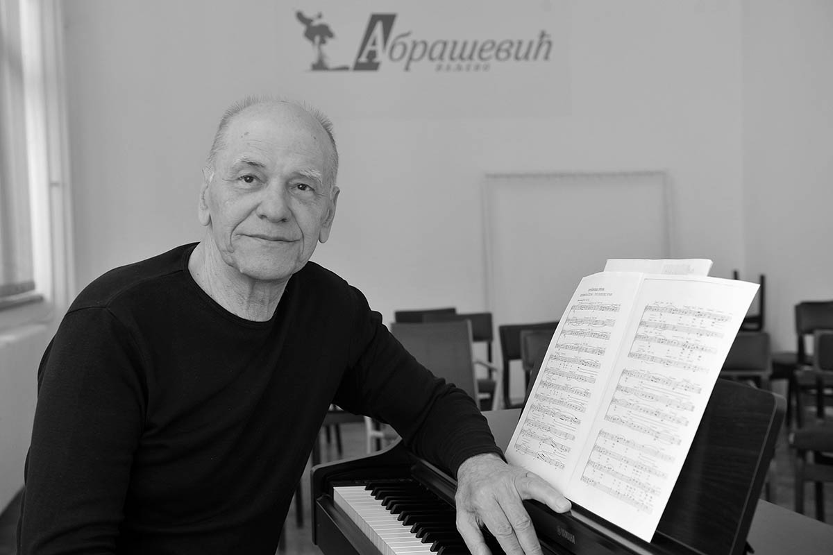 profesor Dragan-Vasiljević dirigent hora Abrašević FOTO Dragan Krunić Objektiva.rs vesti Valjevo