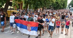 protiv-rudarenja-litijuma-setnja-Sindjeliceva-Valjevo-22-07-2024-FOTO-Dragan-Krunic-Objektiva.rs-vesti-kolubarski-region-News-Serbie