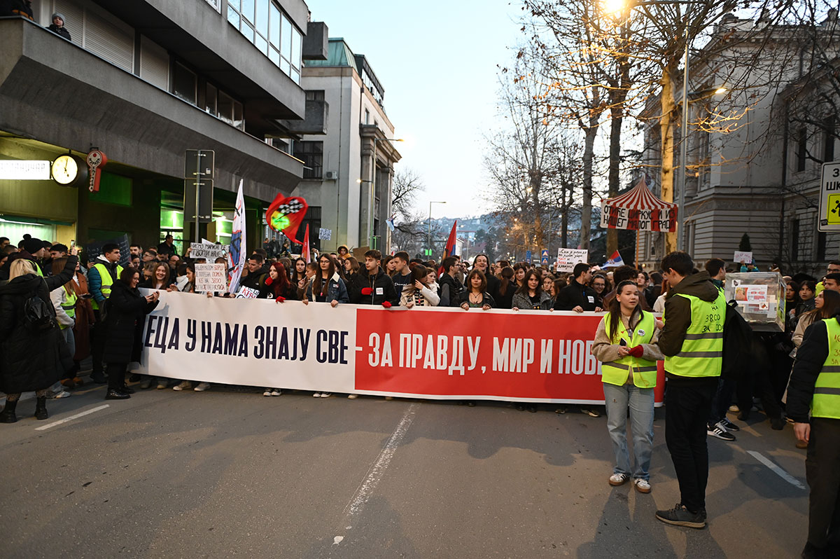 FOTO Dragan Krunić Objektiva.rs vesti Valjevo 02 2025 Blokada protest šetnja gimnazijalci Valjevo Kolubara Balkan News SErbie Europe