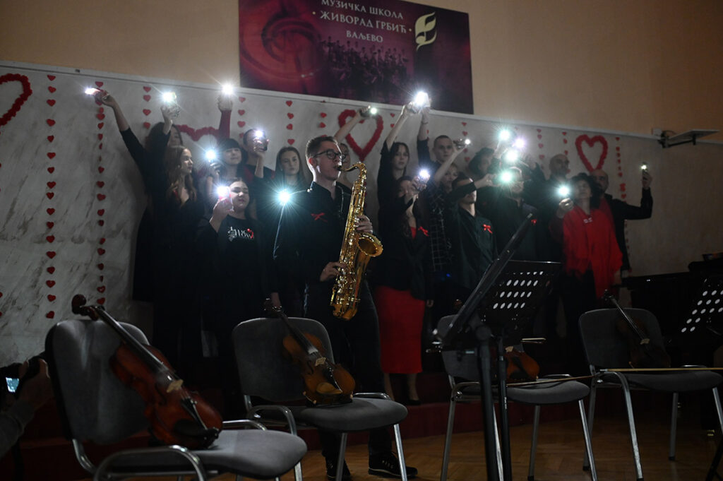 FOTO-Dragan-Krunic-Objektiva.rs-vesti-Valjevo-News-Serbie-Europe-02-2025-koncert-u-blokadi-Muzicka