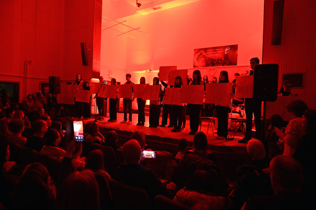 FOTO Dragan Krunić Objektiva.rs vesti Valjevo News Serbie Europe 02 2025 koncert u blokadi Muzička