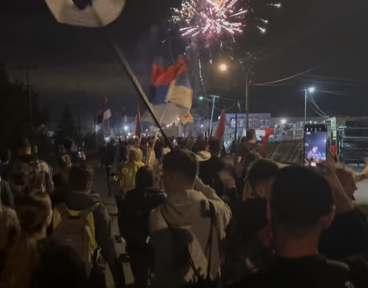 VIDEO: Stigli u Obrenovac – Studenti i srednjoškolci vratili osmeh Srbiji