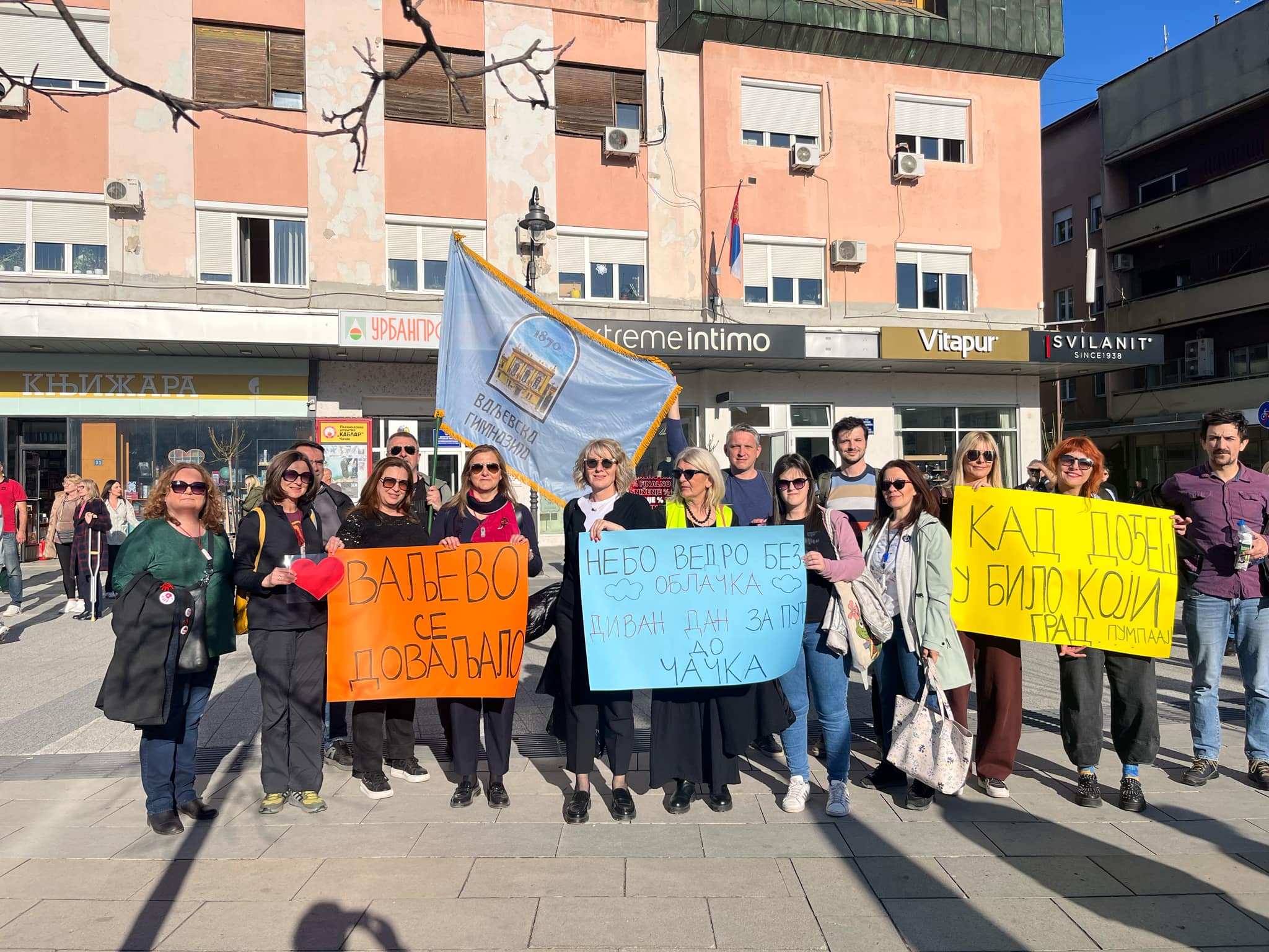 FOTO-IZVOR-Sandra-06-03-2025-profesori-iz-Valjeva-na-Casu-slobode-u-Cacku