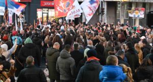 Gimnazijalci-na-raskrsnici-18-03-2025-FOTO-Dragan-Krunic-Objektiva.rs-News-Serbie