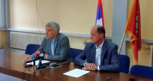 Foto-Nemanja-Jakovljevic-kzn-sVAnuce-Marko-Nikolic-i-Gordan-Milosavljevic-odbornici-13-05-2025-prenosi-Objektiva.rs-News-Serbie