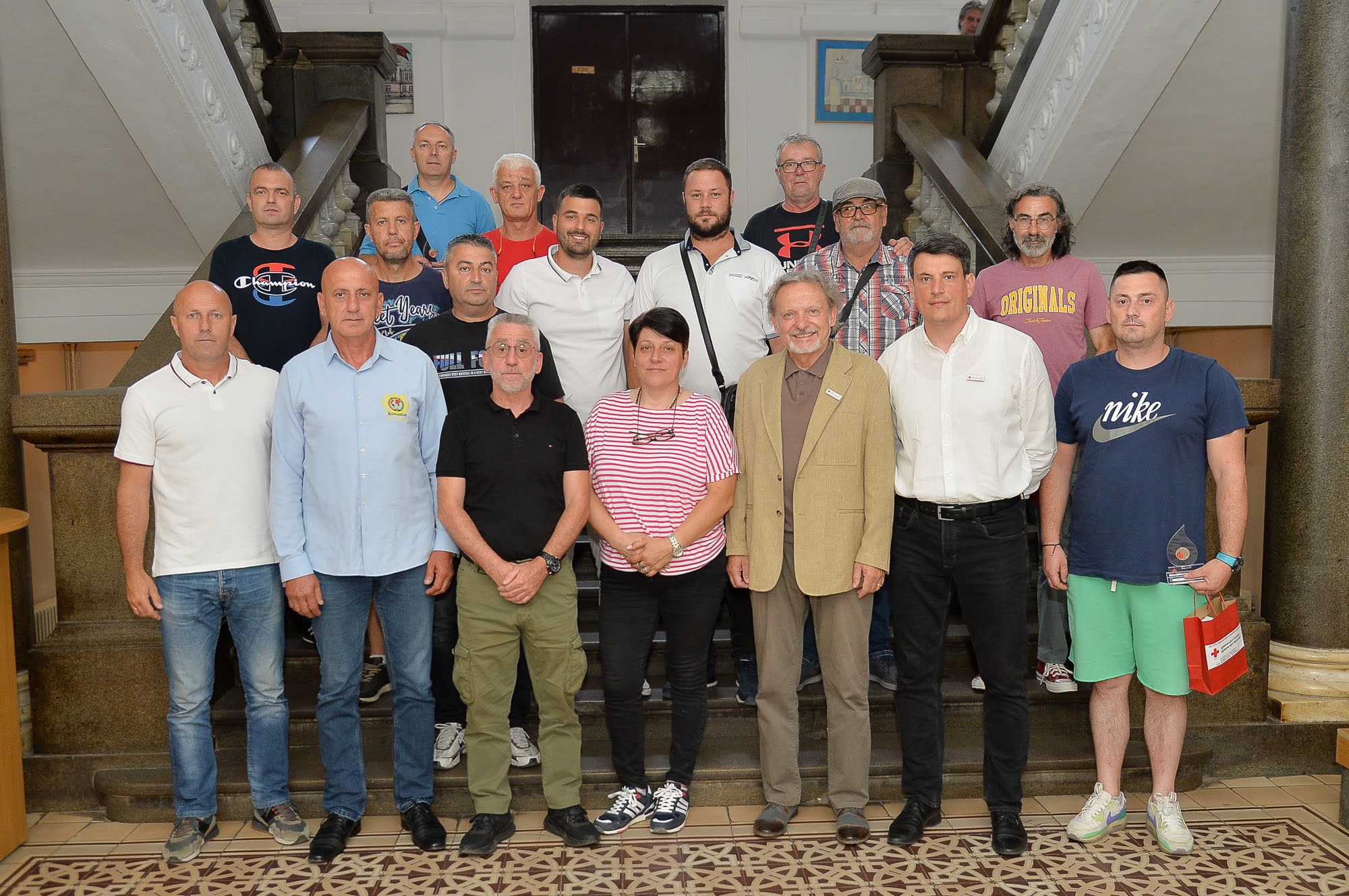 FOTO-IZVOR-Crveni-krst-Valjevo-urucenje-priznanja-jun-2025
