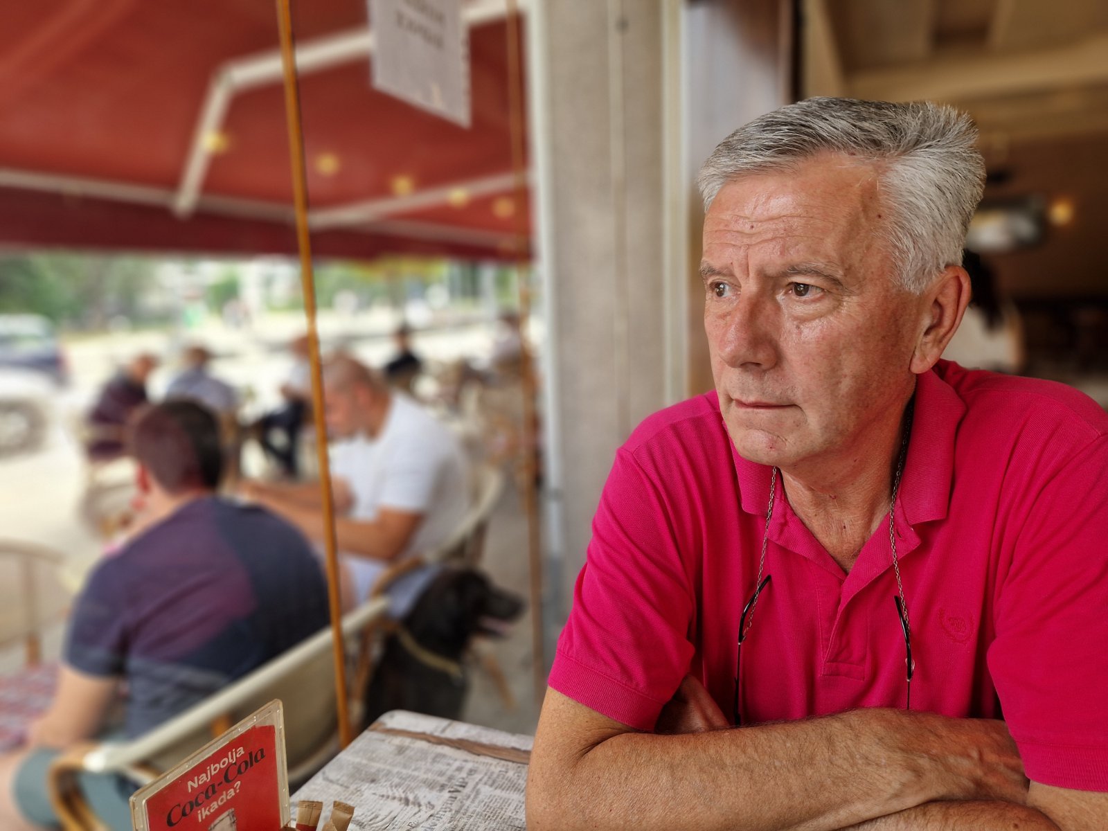Djordje Momić vlasnik kafe picerije Korner u Karadjordjevoj u Valjevu noćas izlupani izlozi 28 07 2025 FOTO DoK Objektiva.rs News Serbie Europe Kolubara