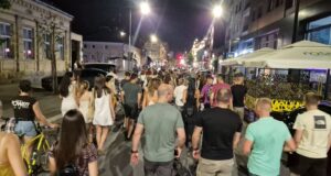 protestna-setnja-gradjana-kroz-Valjevo-04-07-2025-FOTO-Objektiva.rs-News-Serbie-Balkan-Europe