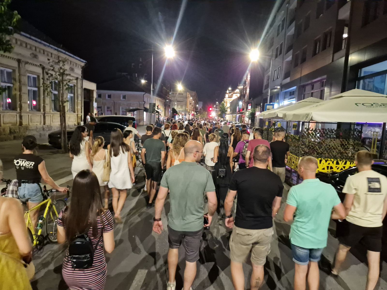 protestna-setnja-gradjana-kroz-Valjevo-04-07-2025-FOTO-Objektiva.rs-News-Serbie-Balkan-Europe