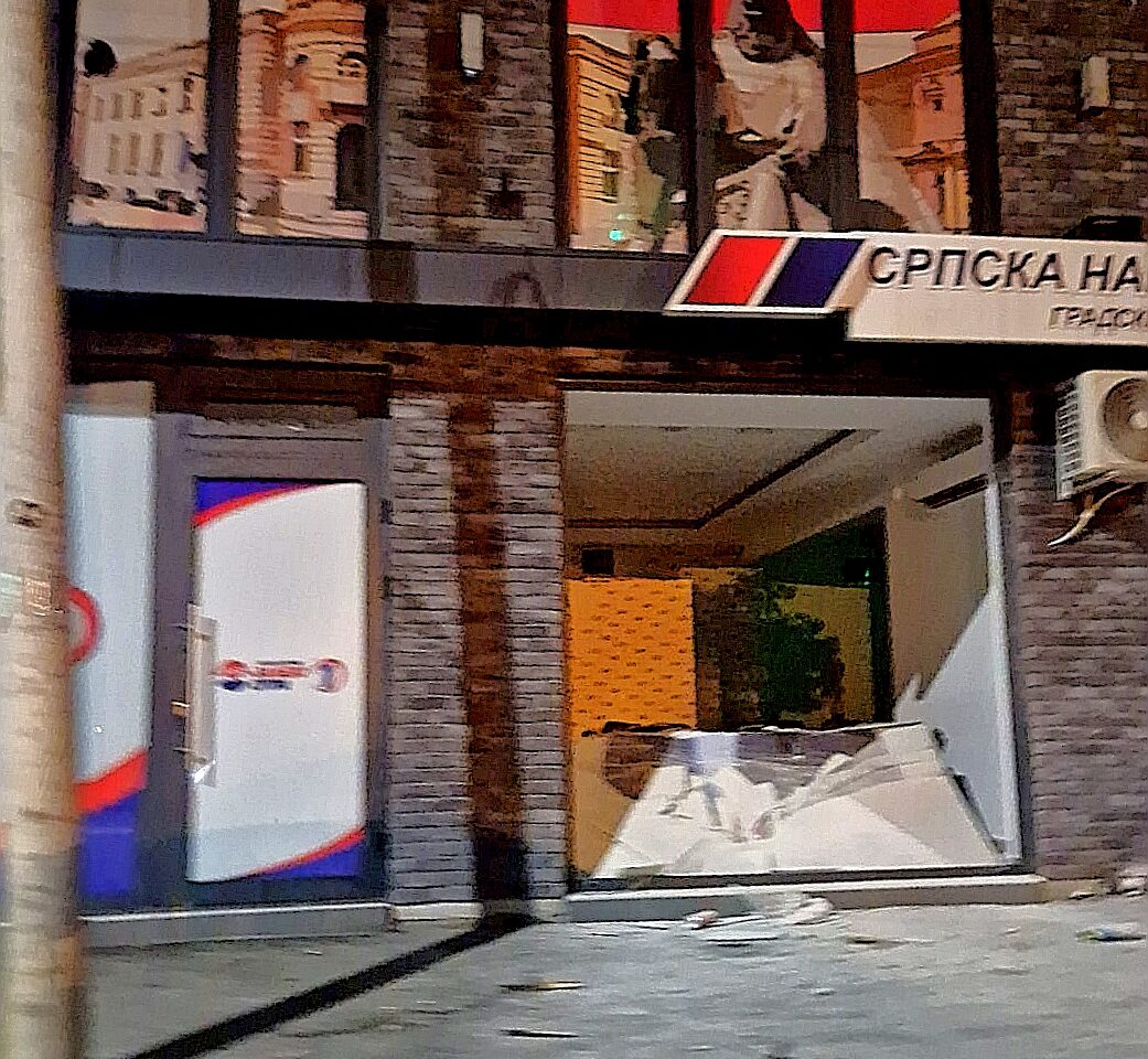 Incident u Valjevu ispred prostorija SNS