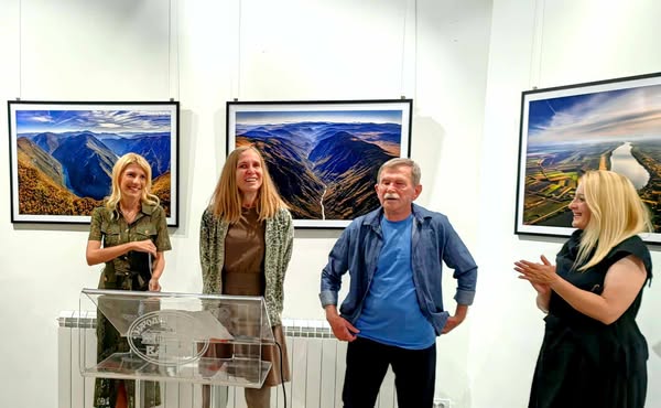 FOTO Snežana Jakovljević Krunić za Objektiva.rs News Kolubara Zapadna Srbija Balkan 08 2025 Bojana Andrić otvara izložbu Miroslava Jeremića Gradska galerija Valjevo 38. Tešnjarske večeri