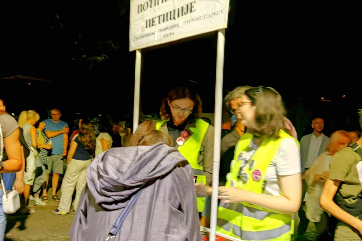 Studentska inicijativa – Potpisivanje peticije za vanredne izbore