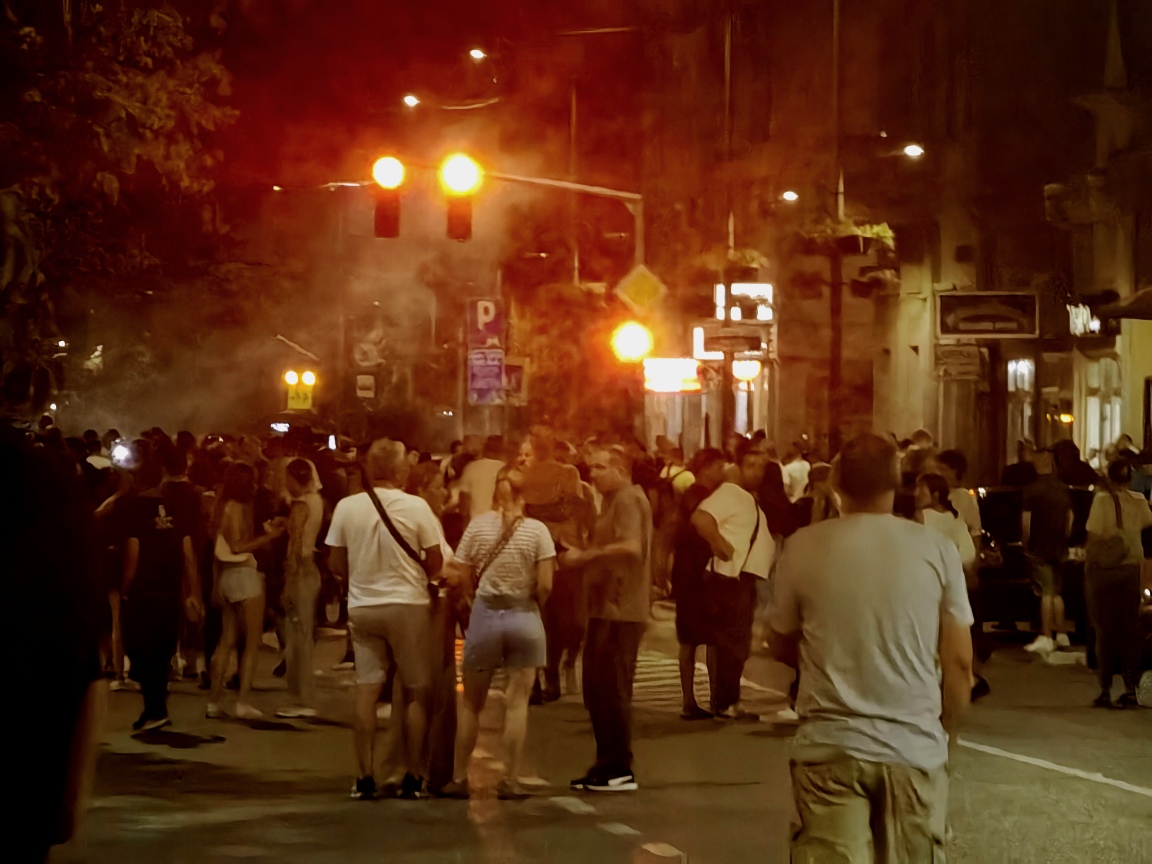 foto Snežana Jakovljević Krunić za Objektiva.rs News Serbie Europe Balkan 14. 08. 2025. suzavac građani People Street Freedom vs. prezident